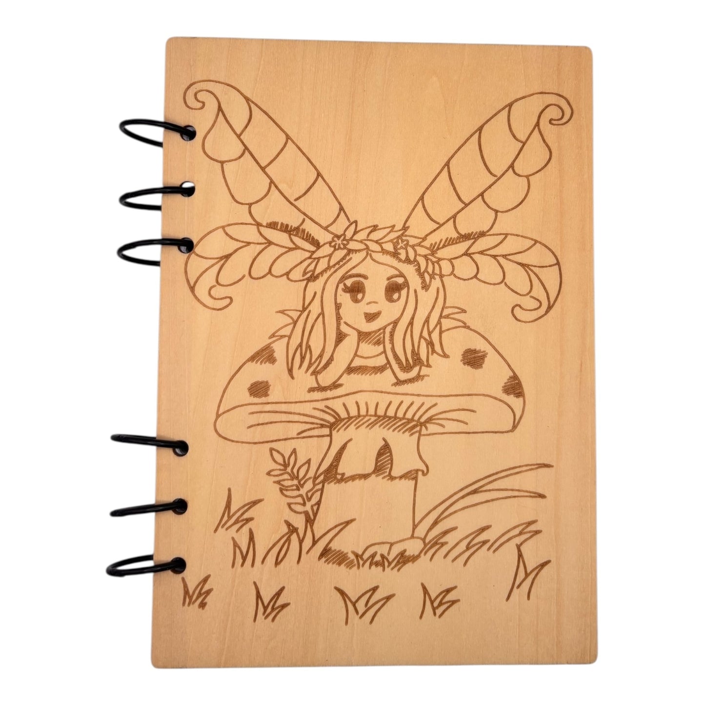 Carnet en bois avec une fée sur son champignon champignon gravé au laser , cahier et bloc note au format A5 écologique et rechargeable de fabrication française et artisanale