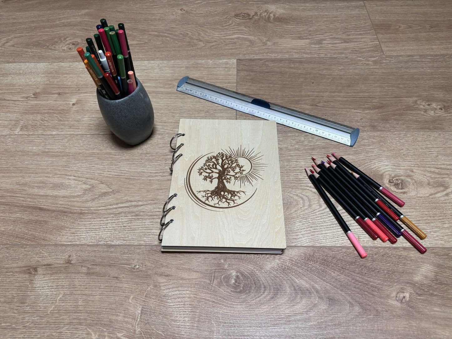 Cahier A5 avec crayon arbre de vie avec soleil -graver au laser rechargeable et ecologique fabrication francaise et artisanale