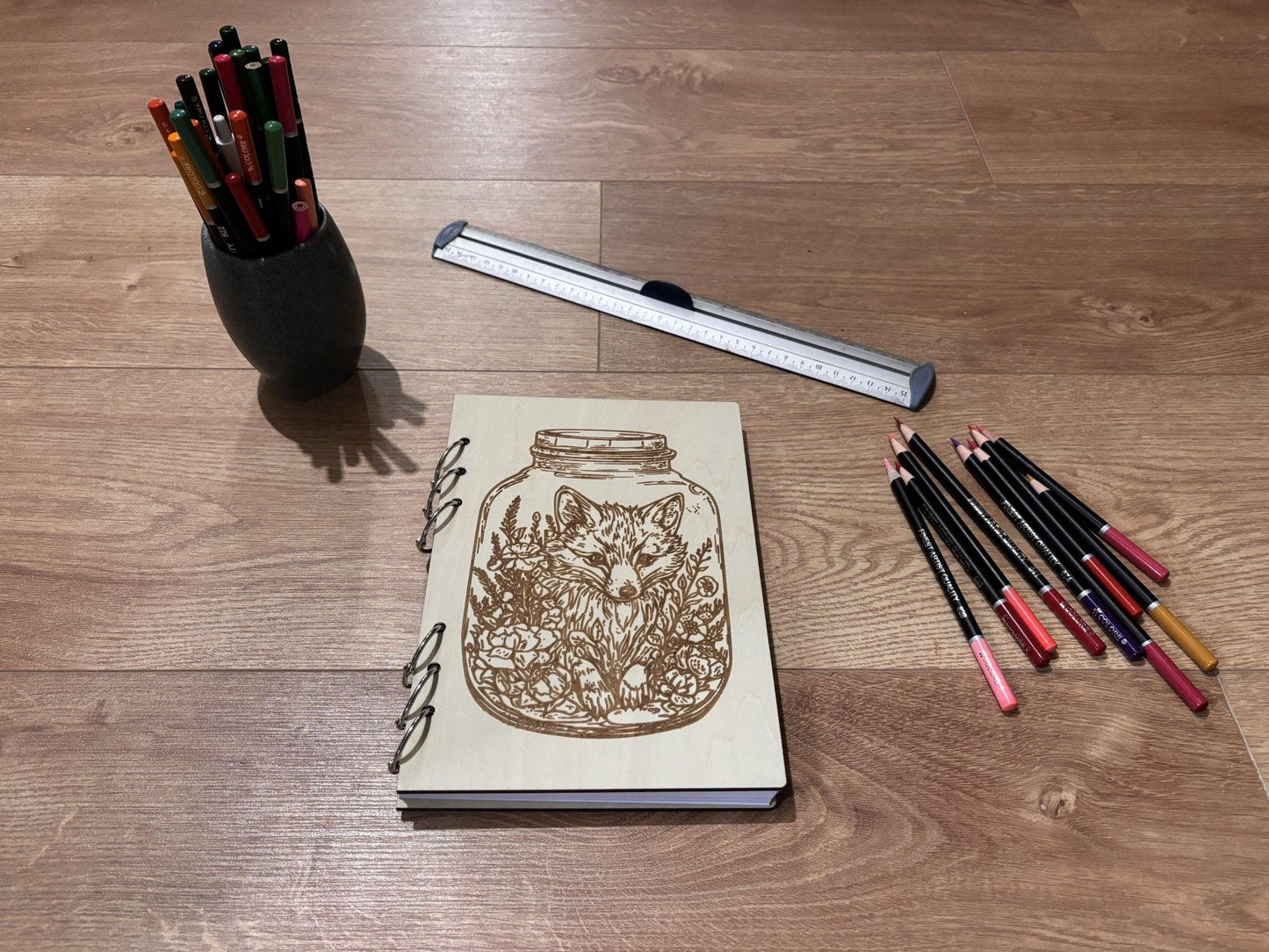 Cahier A5 avec crayon renard dans un bocal graver au laser rechargeable et ecologique fabrication francaise et artisanale