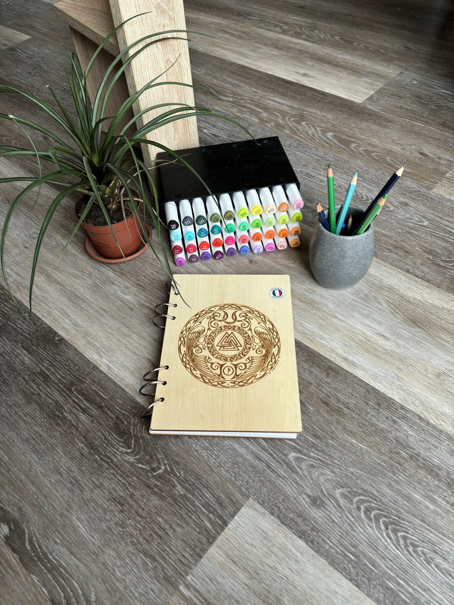 Cahier A5 avec feutres corbeaux d'Odin graver au laser rechargeable et ecologique fabrication francaise et artisanale