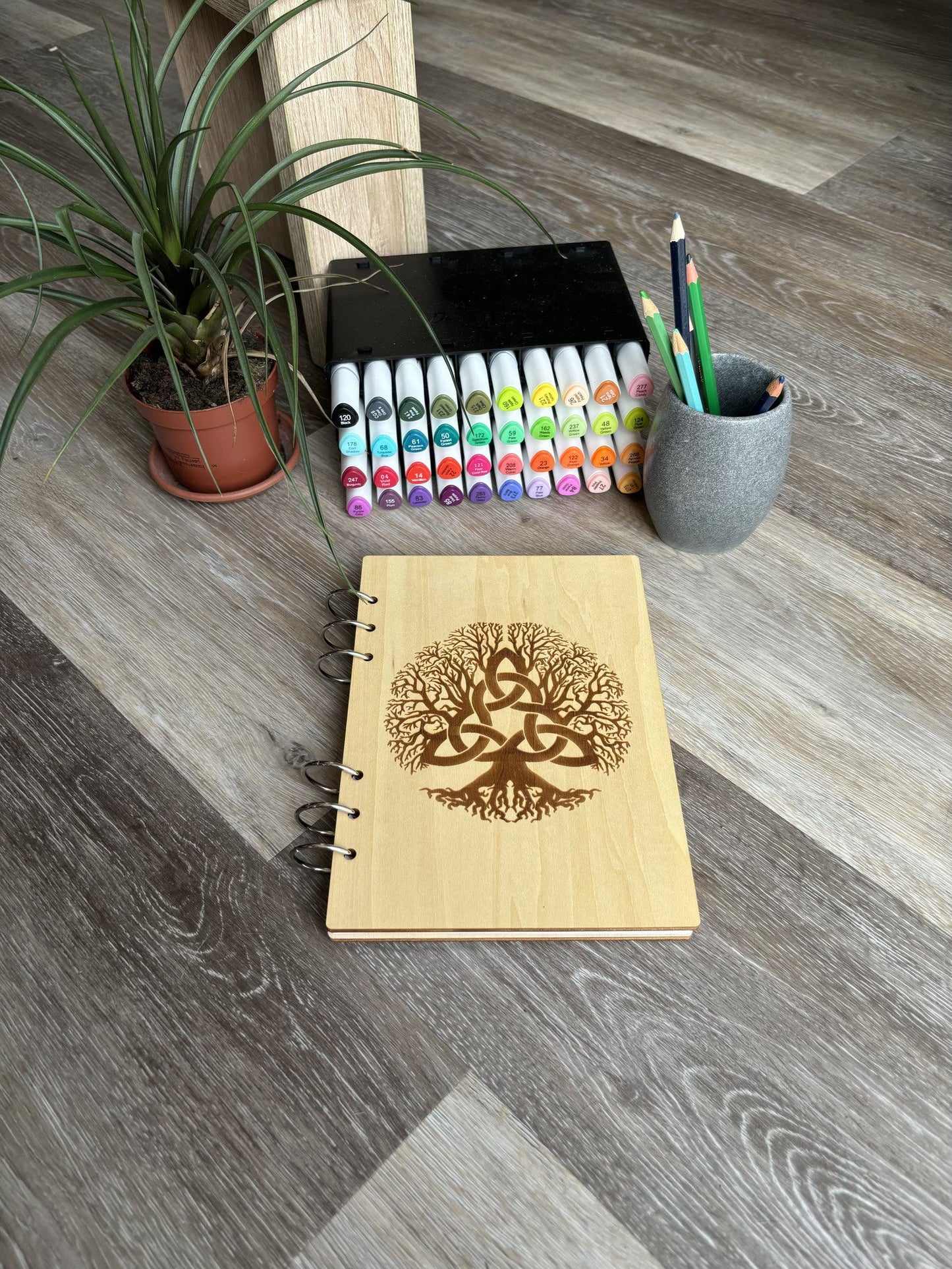 Cahier A5 avec feutres arbre celte -graver au laser rechargeable et ecologique fabrication francaise et artisanale