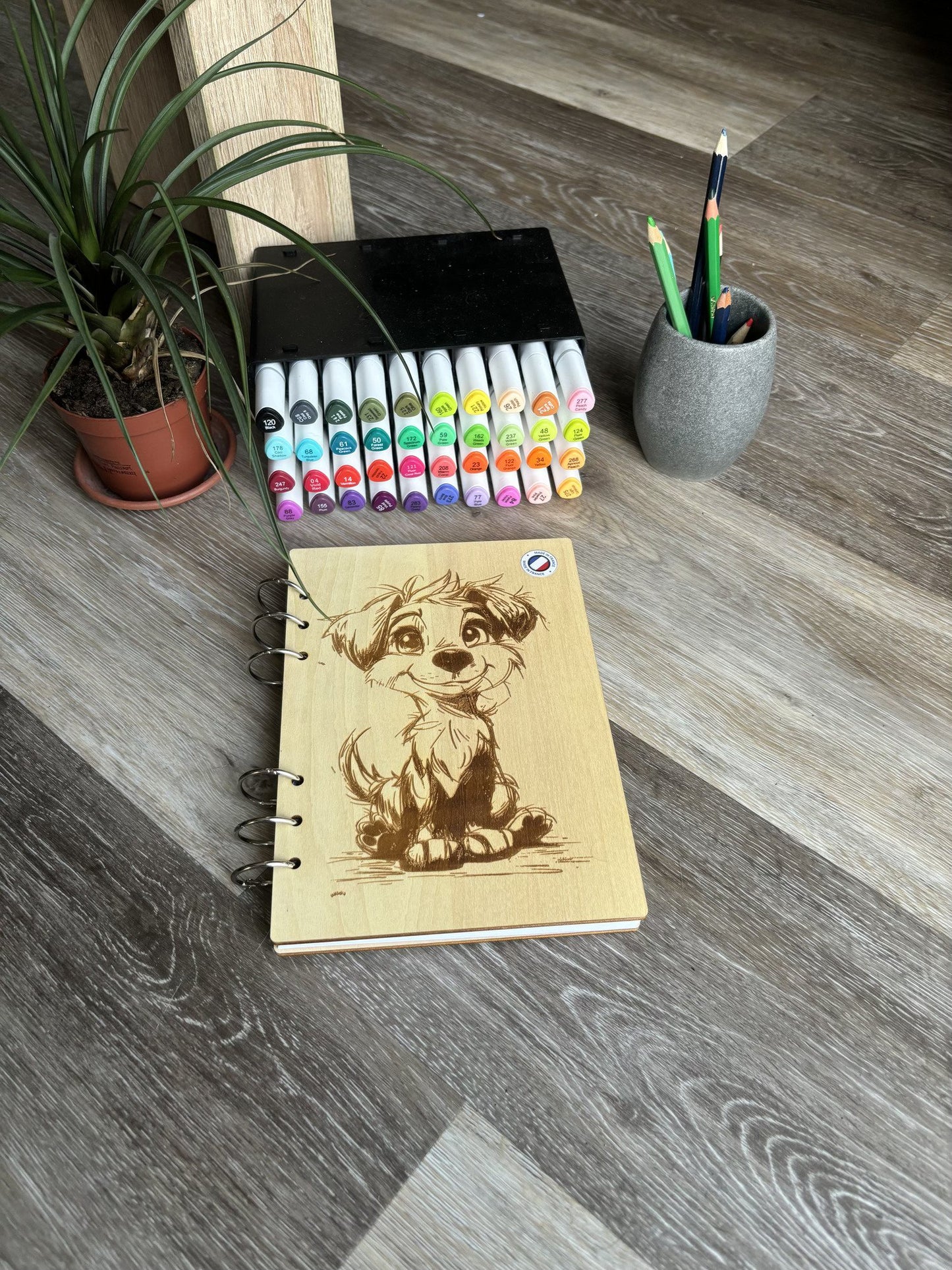 Cahier A5 avec feutres Chien graver au laser rechargeable et ecologique fabrication francaise et artisanale