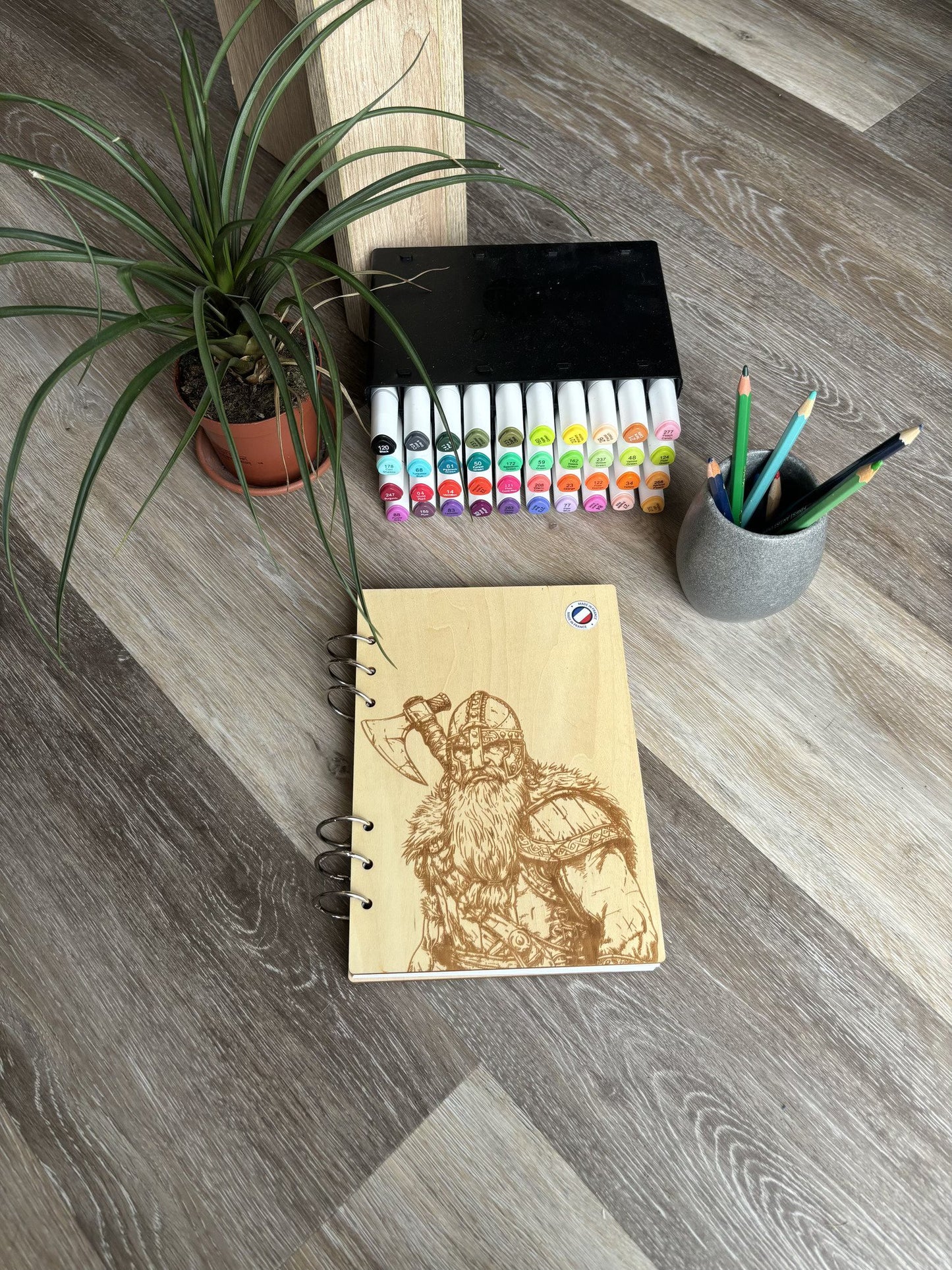 Cahier A5 avec feutres guerrier viking graver au laser rechargeable et ecologique fabrication francaise et artisanale