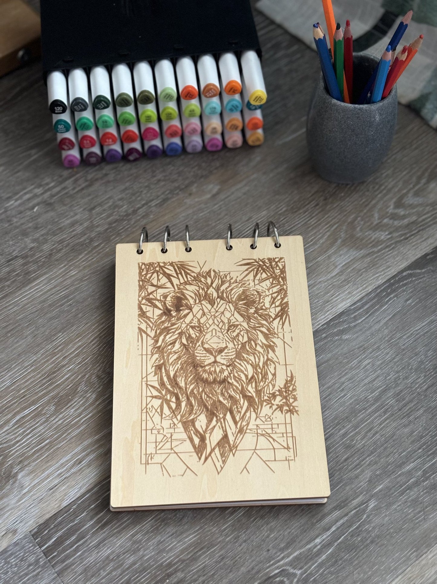 Cahier A5 avec feutres lion géométrique - graver au laser rechargeable et ecologique fabrication francaise et artisanale