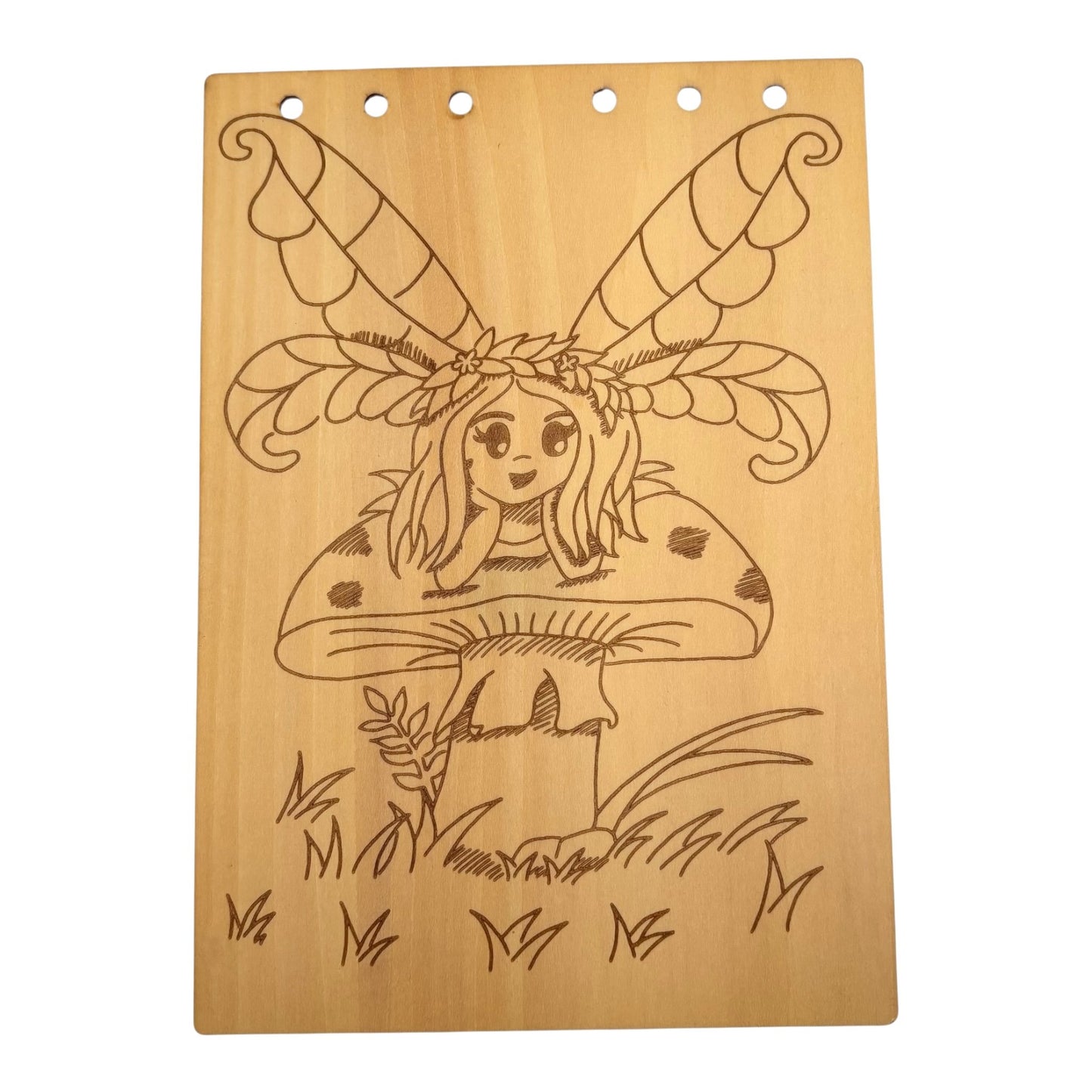 Carnet en bois avec une fée sur son chmpignon gravé au laser , cahier et bloc note au format A5 écologique et rechargeable de fabrication française et artisanale