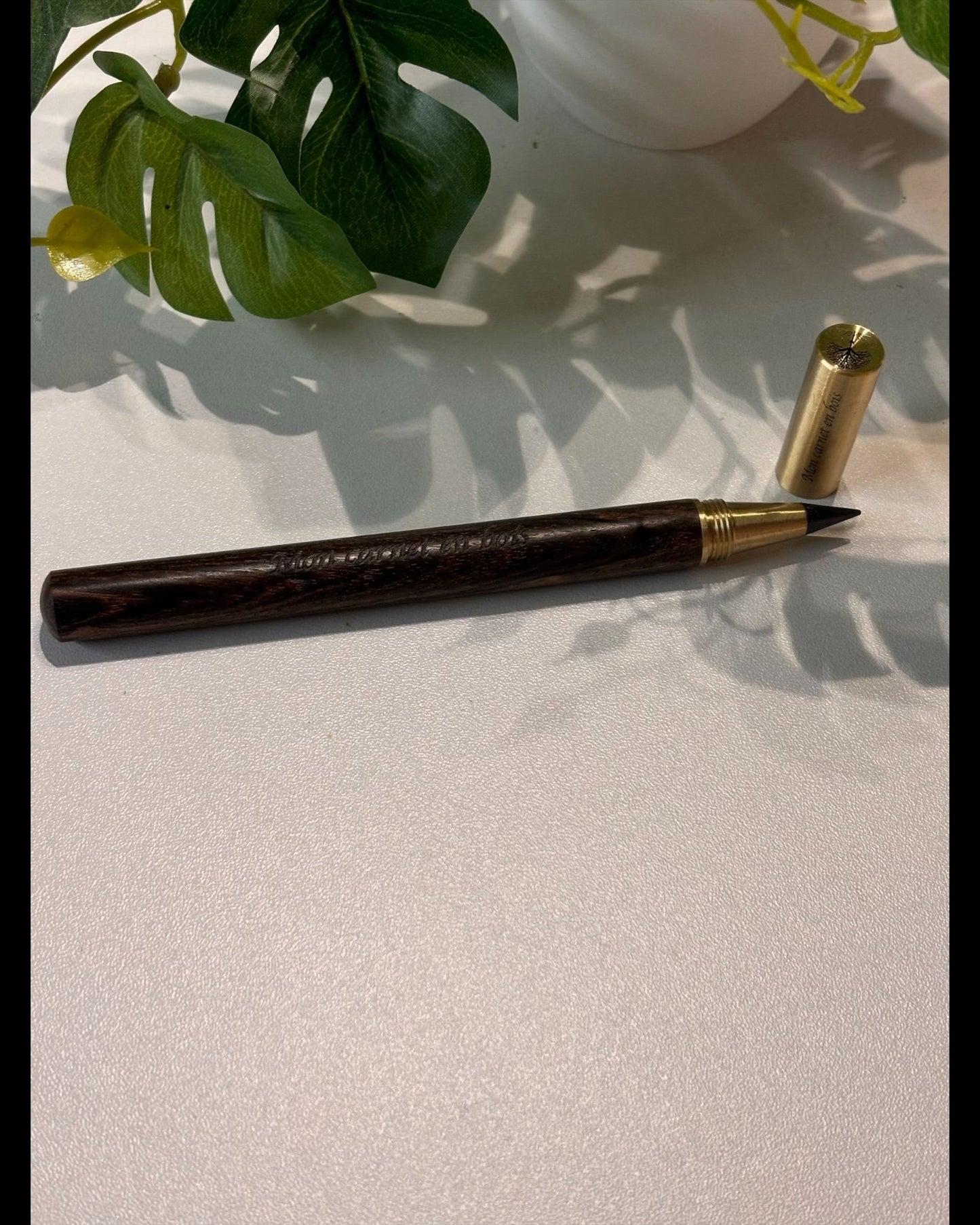 Crayon "Eternel" pointe en metal pour cahier ou bloc note A5 graver au laser rechargeable et ecologique fabrication francaise et artisanale