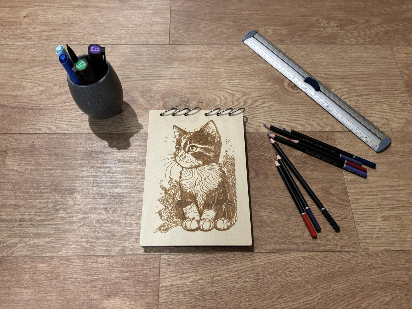 Bloc note A5 avec crayon chaton -graver au laser rechargeable et ecologique fabrication francaise et artisanale