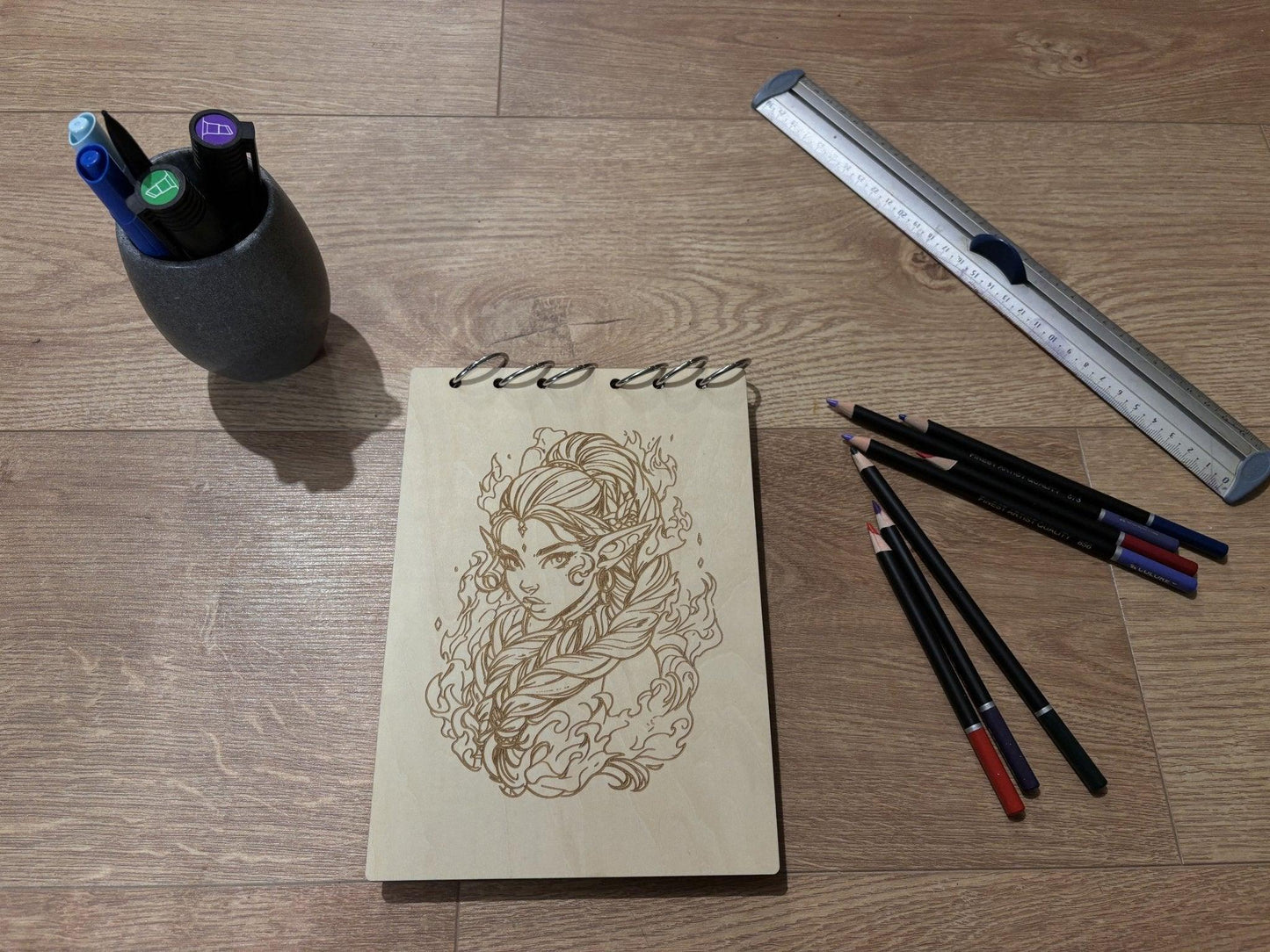 Bloc note A5 avec crayons elfe -graver au laser rechargeable et ecologique fabrication francaise et artisanale