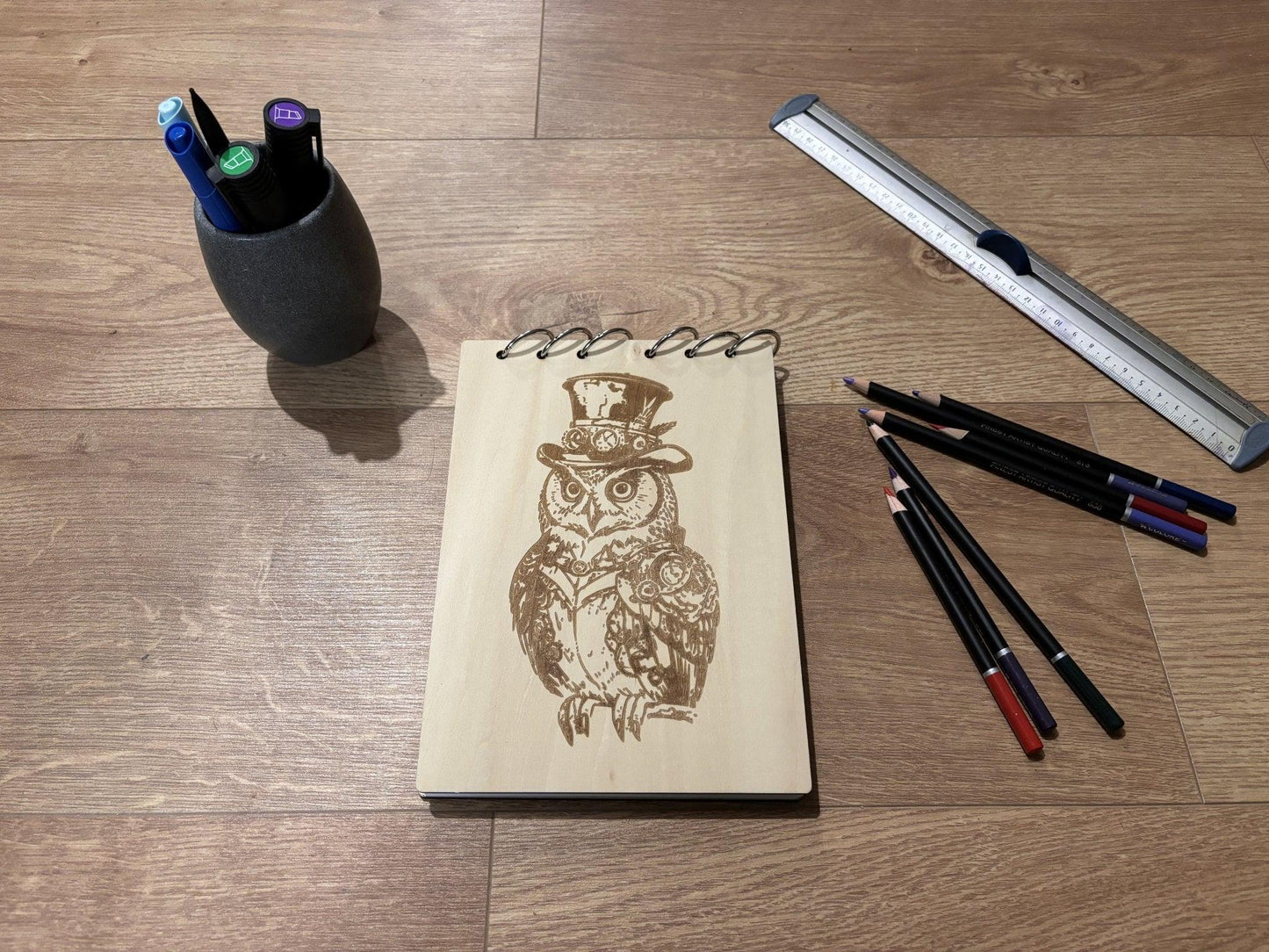 Bloc note A5 avec crayon hiboux steampunk graver au laser rechargeable et ecologique fabrication francaise et artisanale