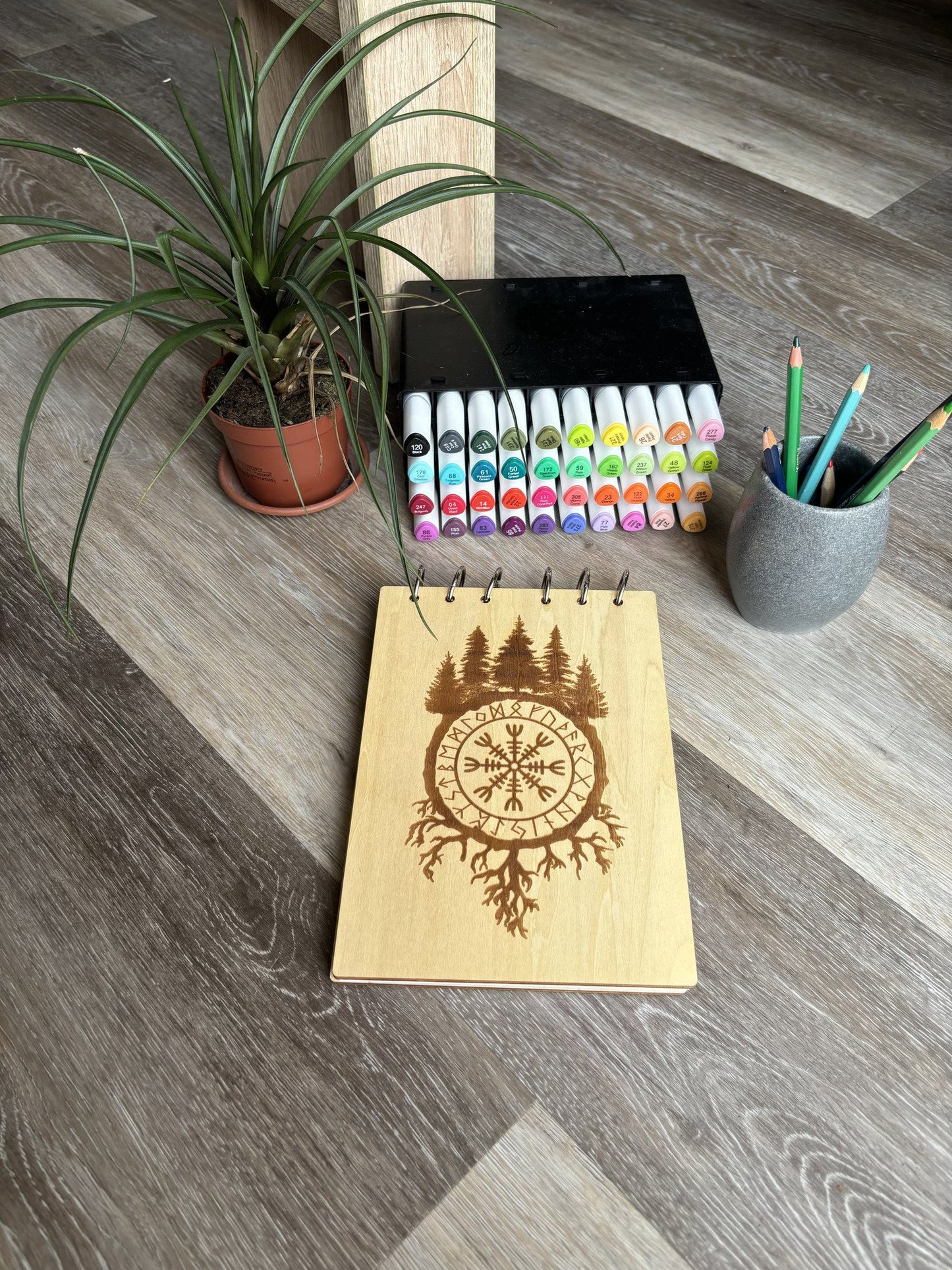 Bloc note A5 avec feutres vegvisir et foret graver au laser rechargeable et ecologique fabrication francaise et artisanale