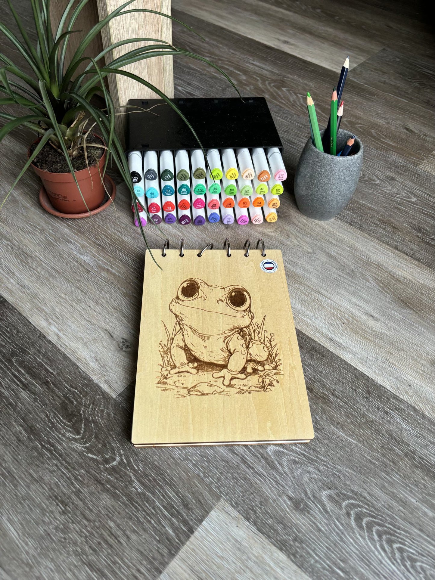 Bloc note A5 avec feutres Grenouille - -graver au laser rechargeable et ecologique fabrication francaise et artisanale