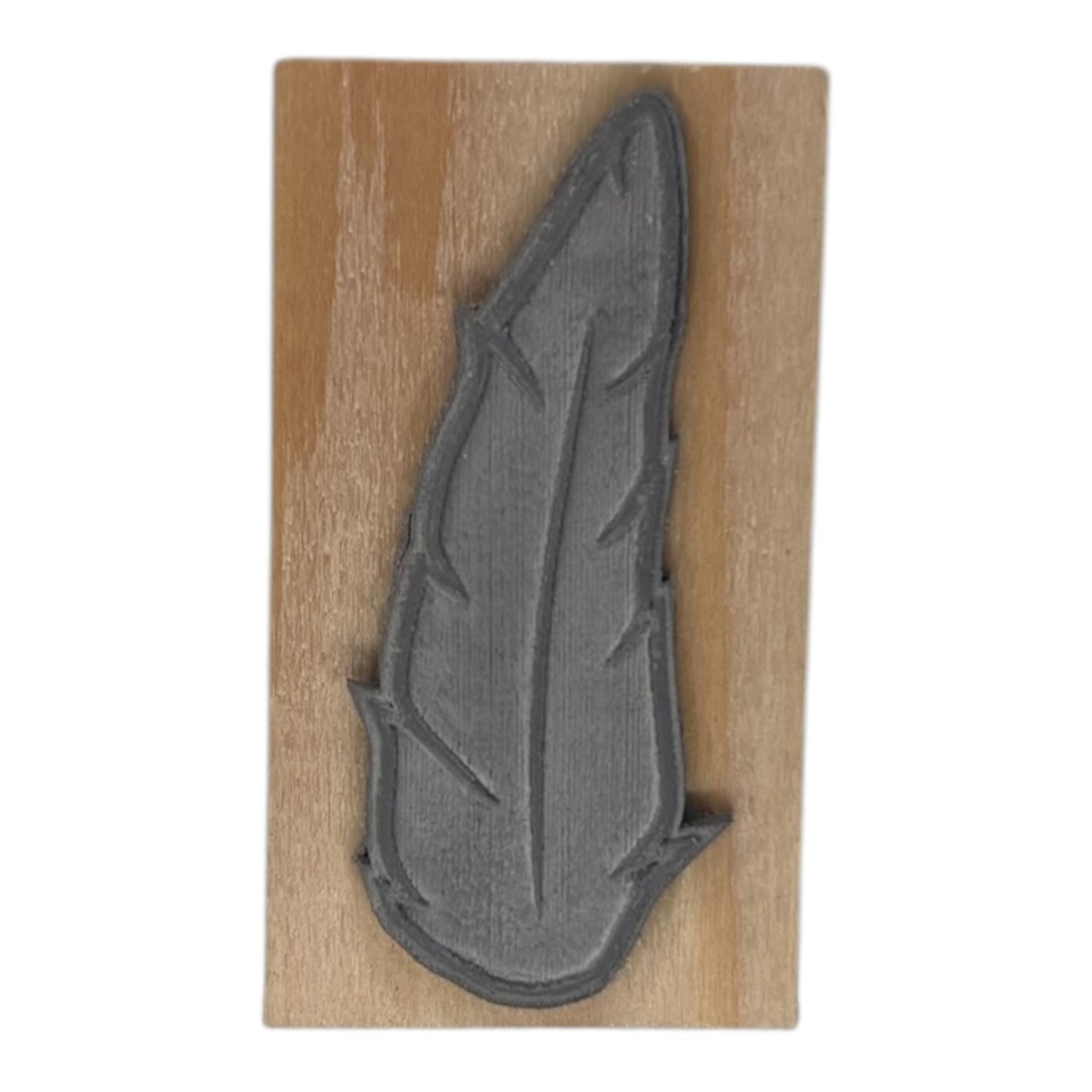 Tampon en bois face caoutchouc plume 1 de fabrication artisanale par mon carnet en bois pour bullet journal et loisir créatif