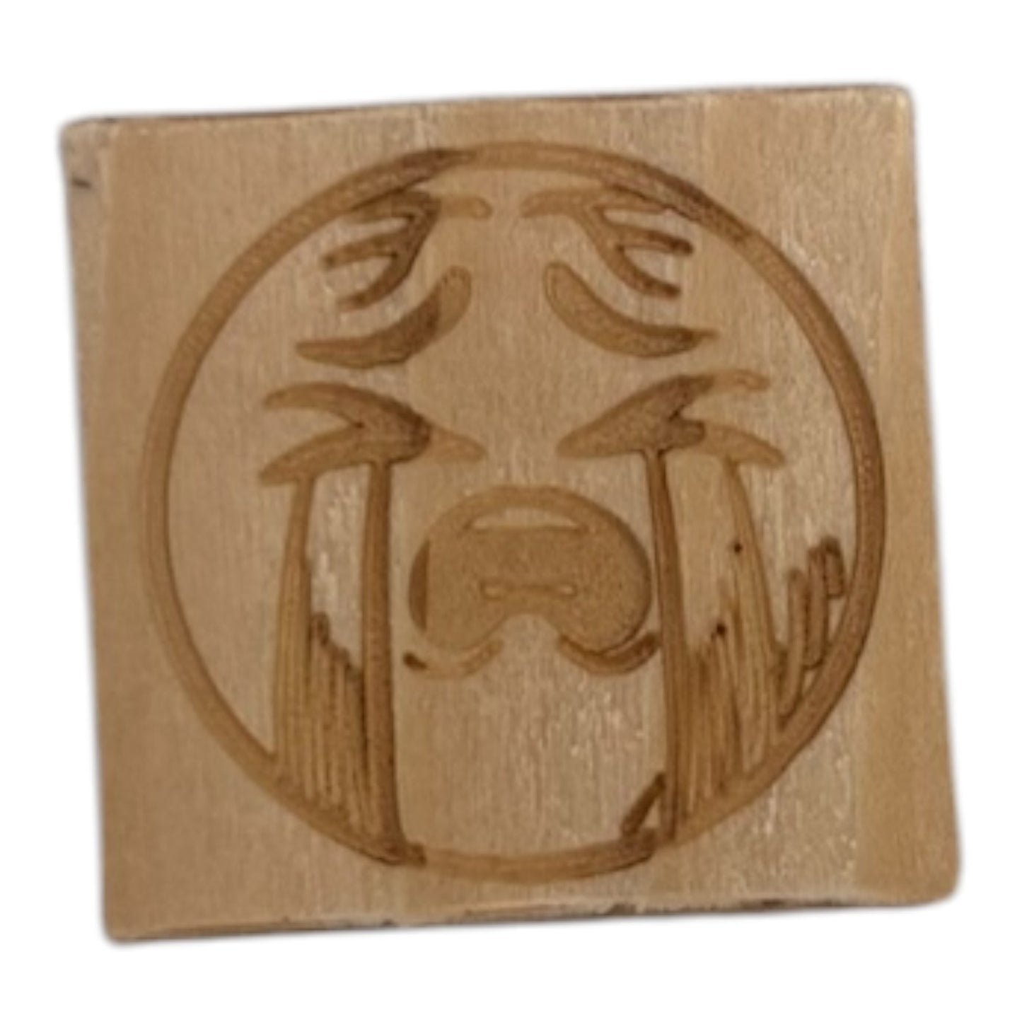 tampon en bois smiley qui pleure de fabrication artisanale par mon carnet en bois pour bullet journal et loisir créatif