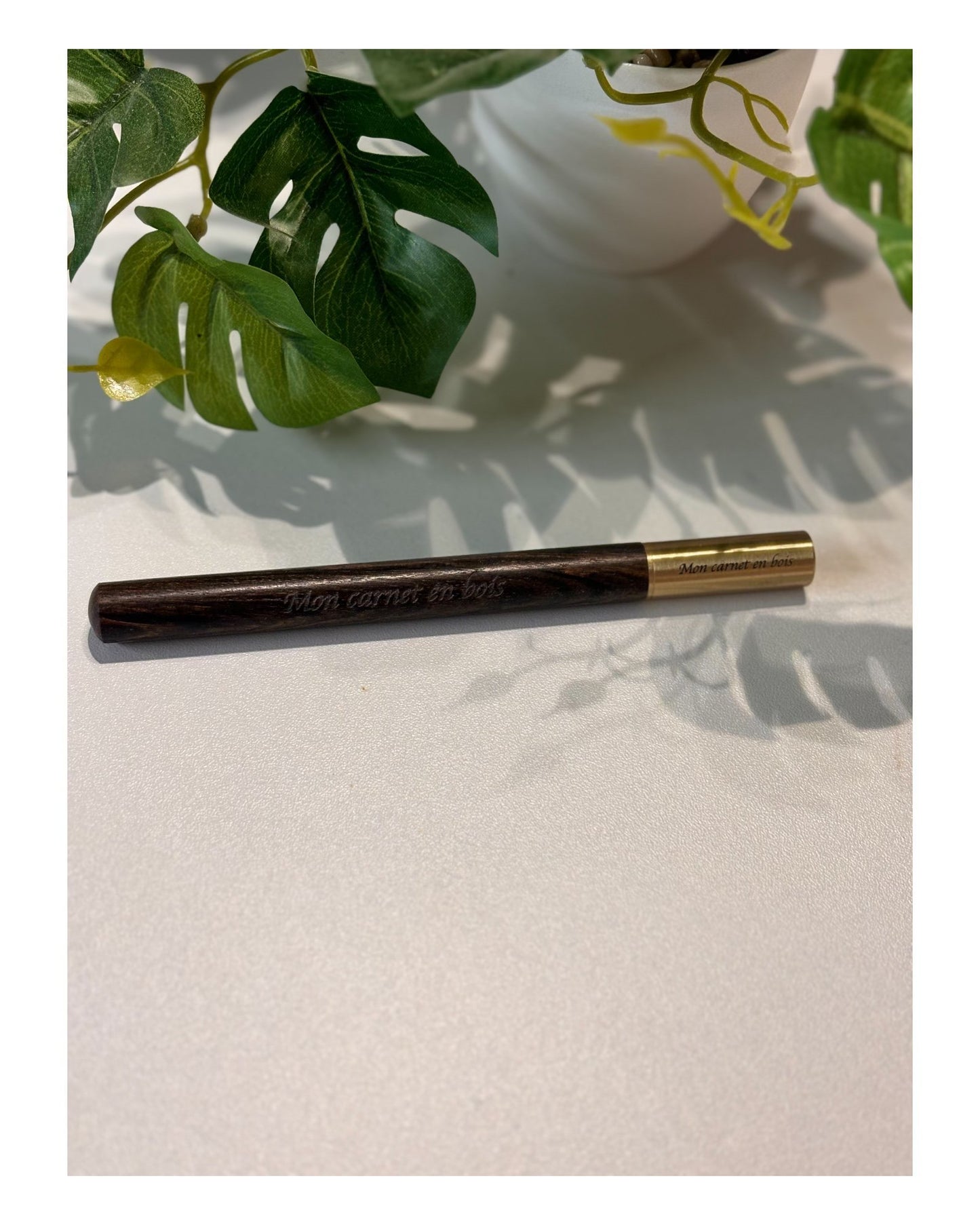 Crayon "Eternel" pour cahier et bloc note A5 graver au laser rechargeable et ecologique fabrication francaise et artisanale, pointe en métal