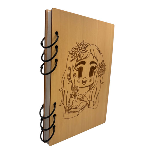 Carnet en bois avec jeune fille avec son chat style kawai gravé au laser , cahier et bloc note au format A5 écologique et rechargeable de fabrication française et artisanale