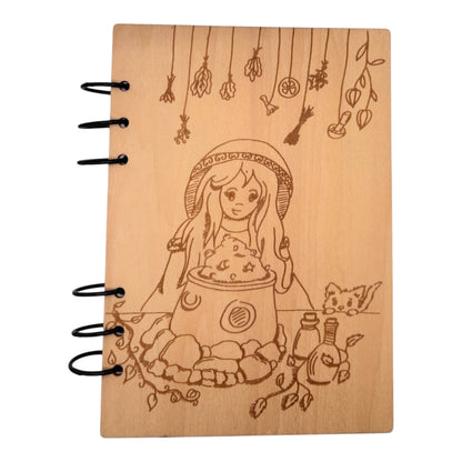 Carnet en bois avec une maison champignon gravé au laser , cahier et bloc note au format A5 écologique et rechargeable de fabrication française et artisanale