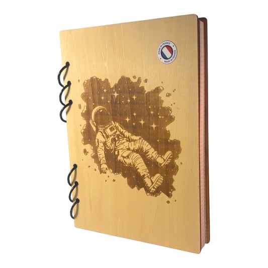 Cahier  A5 astronaute graver au laser rechargeable et ecologique fabrication francaise et artisanale