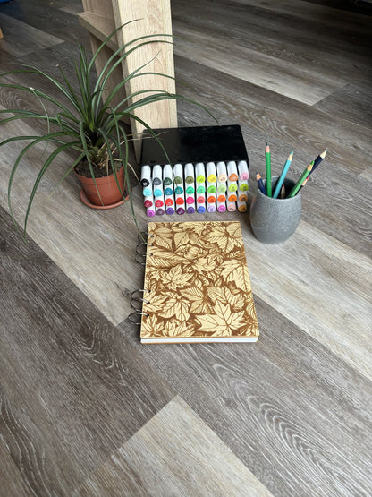 Cahier  A5 avec feutres feuilles d'automne graver au laser rechargeable et ecologique fabrication francaise et artisanale