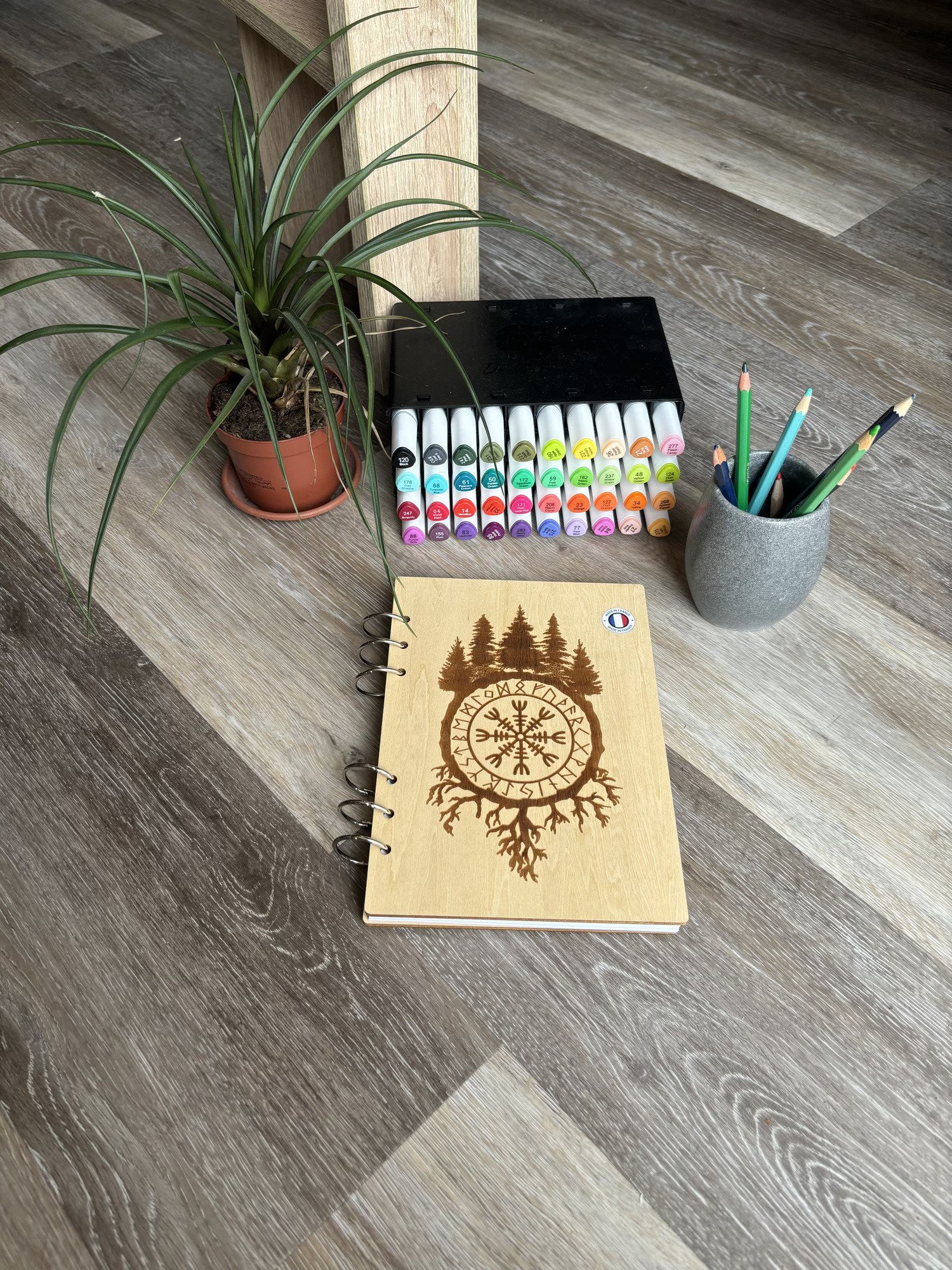 Cahier A5  avec feutres vegvisir et foret  graver au laser rechargeable et ecologique fabrication francaise et artisanale