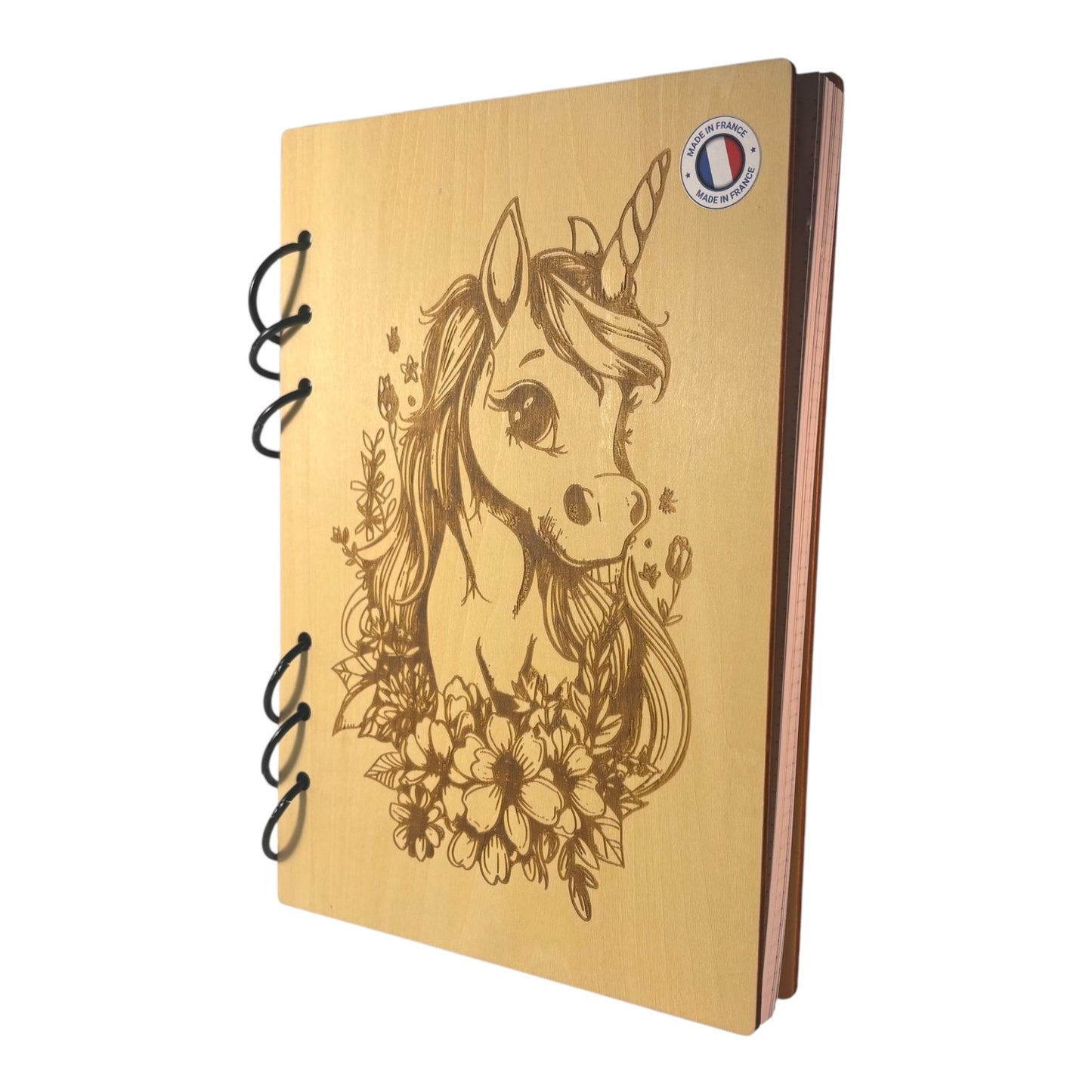 Cahier A5 licorne dans fleurs graver au laser rechargeable et ecologique fabrication francaise et artisanale