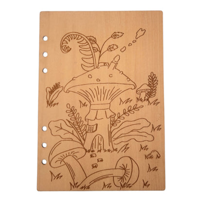 Couverture pour carnet en bois écologique et rechargeable , maison champignon gravé au laser pour cahier et bloc note au format A5 de fabrication artisananle et française 