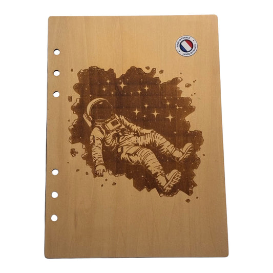 Couverture cahier  A5 astronaute graver au laser rechargeable et ecologique fabrication francaise et artisanale