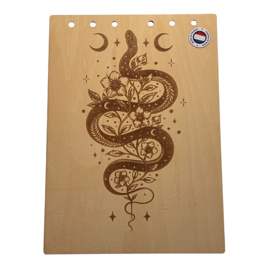 Couverture bloc note  A5 serpent avec lune et fleurs graver au laser rechargeable et ecologique fabrication francaise et artisanale