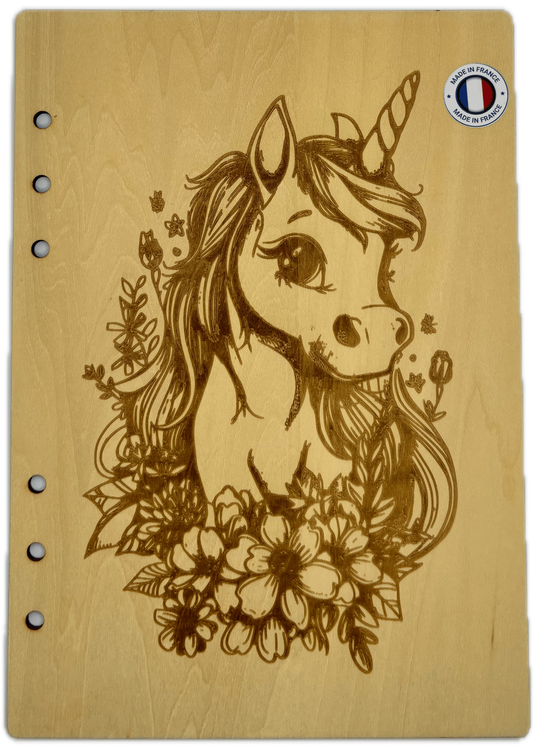 060 Couverture cahier Licorne dans des fleurs