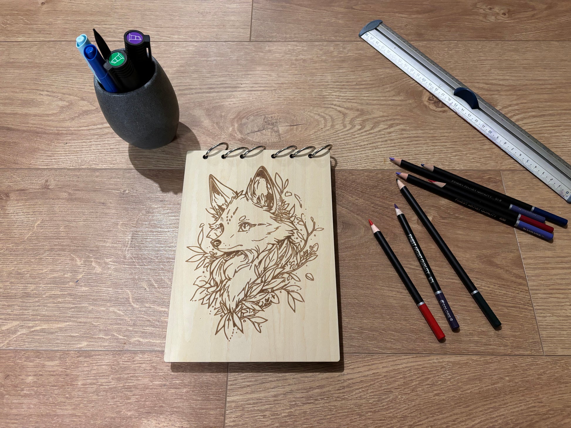 Bloc note A5 avec crayons renard manga graver au laser rechargeable et ecologique fabrication francaise et artisanale
