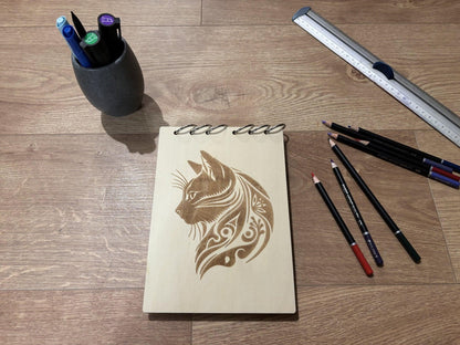 Bloc note A5 avec crayons  tête de chat graver au laser rechargeable et ecologique fabrication francaise et artisanale