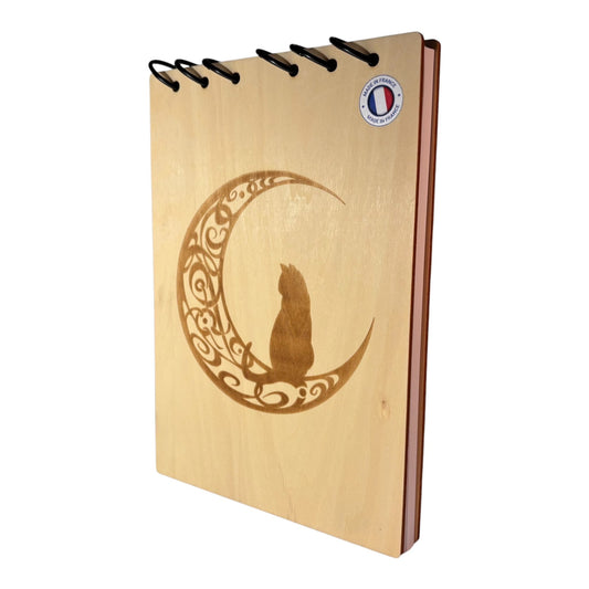 Bloc note A5 chat sur une lune en arabesque graver au laser rechargeable et ecologique fabrication francaise et artisanale
