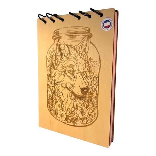 Bloc note A5 loup dans un bocal graver au laser rechargeable et ecologique fabrication francaise et artisanale