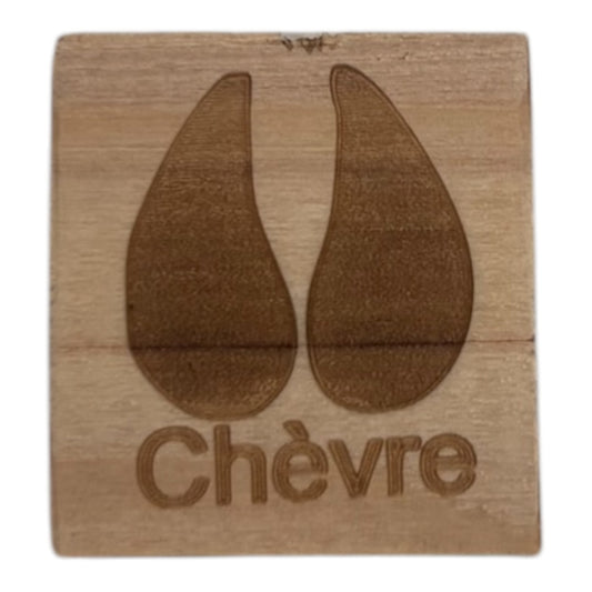 Tampon en bois pattes de chèvre de fabrication artisanale par mon carnet en bois pour bullet journal et loisir créatif