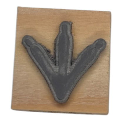 Tampon en bois pattes de poules face caoutchouc de fabrication artisanale par mon carnet en bois pour bullet journal et loisir créatif