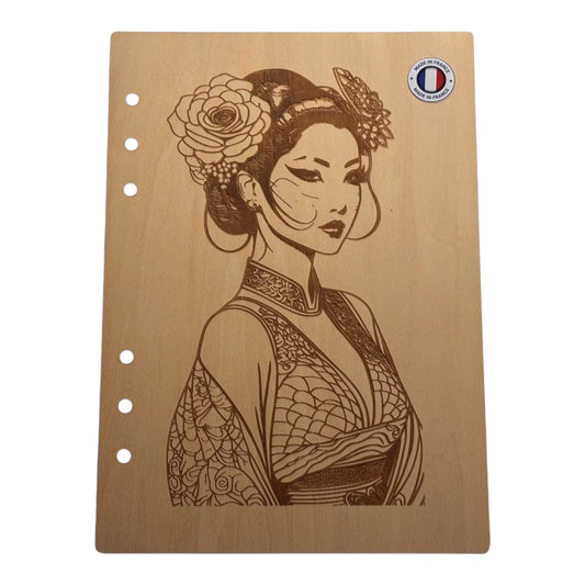 Couverture cahier A5  une femme en tenue traditionnelle Chinoisegraver au laser rechargeable et ecologique fabrication francaise et artisanale